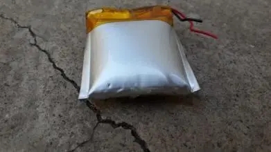 關于無人機電池你懂多少?無人機為什么用鋰聚合物電