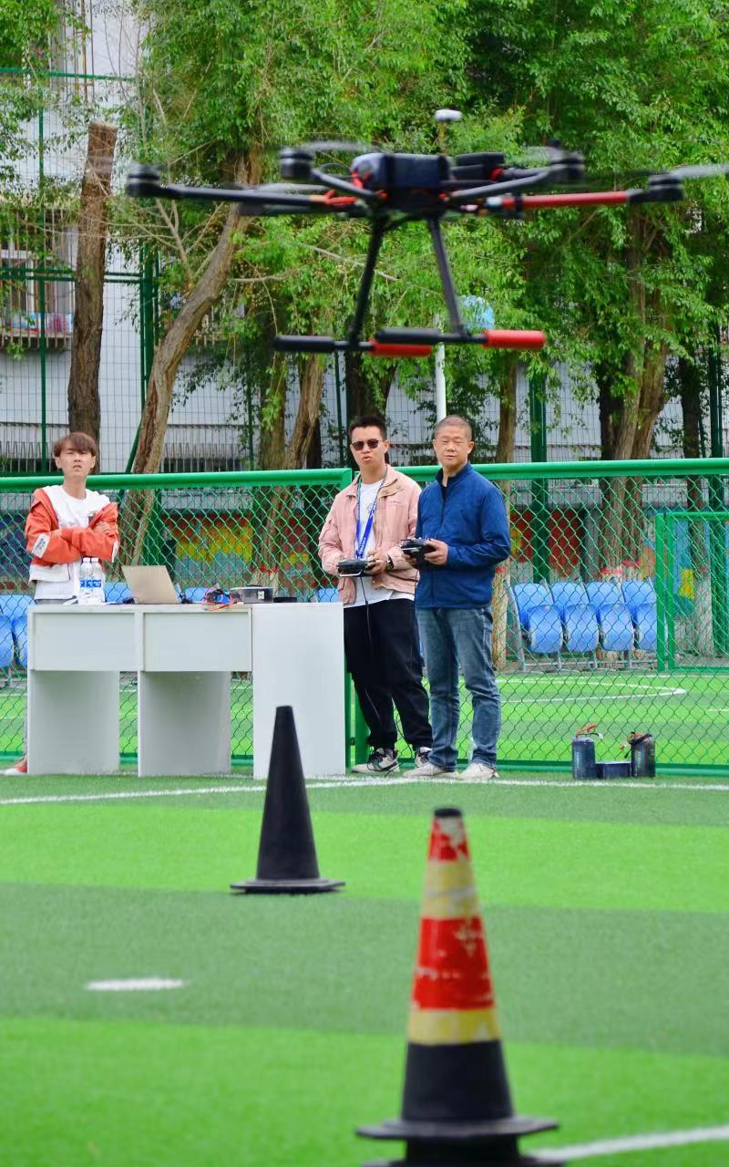 無人機(jī)駕駛員月入過萬,你確認(rèn)不要學(xué)習(xí)無人機(jī)培訓(xùn)嗎？