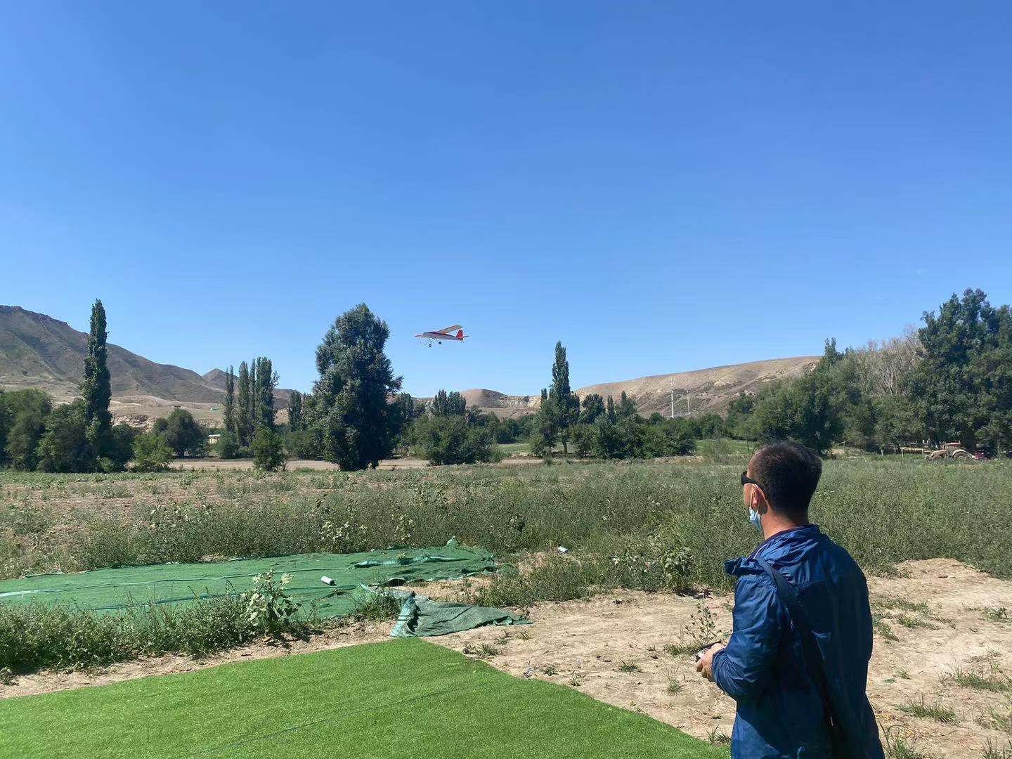 無人機(jī)培訓(xùn)，無人機(jī)考證，無人機(jī)飛行表演就找新疆保華潤天！