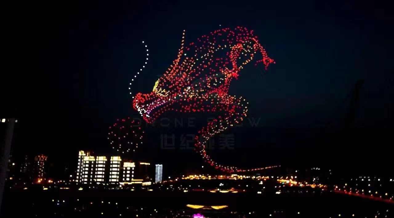 無人機(jī)編隊(duì)表演除了場(chǎng)地時(shí)還需要考慮什么因素？