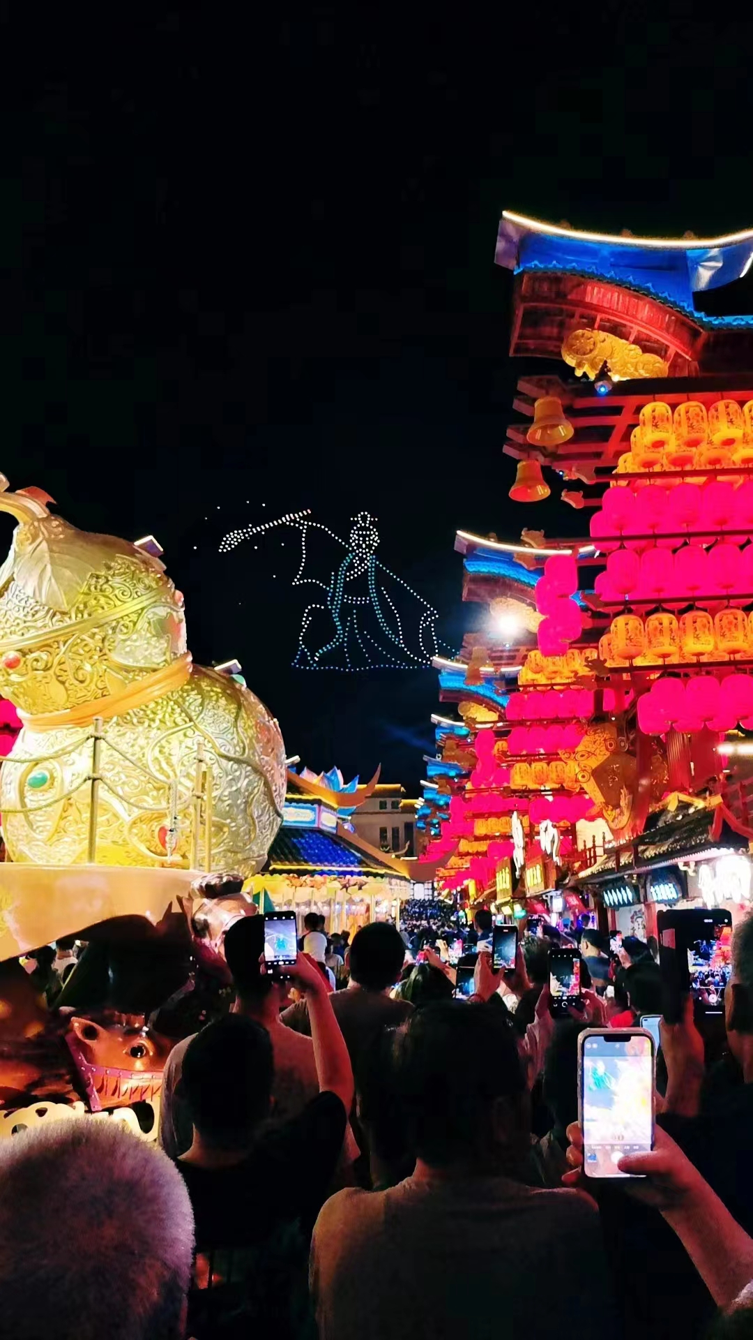 新疆保華潤天——無人機飛行表演圓滿結束！