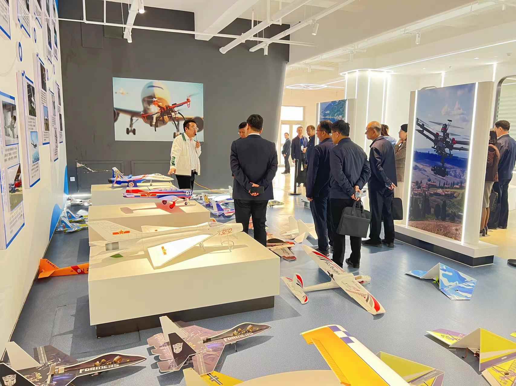 無人機航拍 新疆無人機的航拍培訓(xùn)<a href=http://dg.wywd.net/tags/jiaocheng/ target=_blank class=infotextkey>教程</a>分享