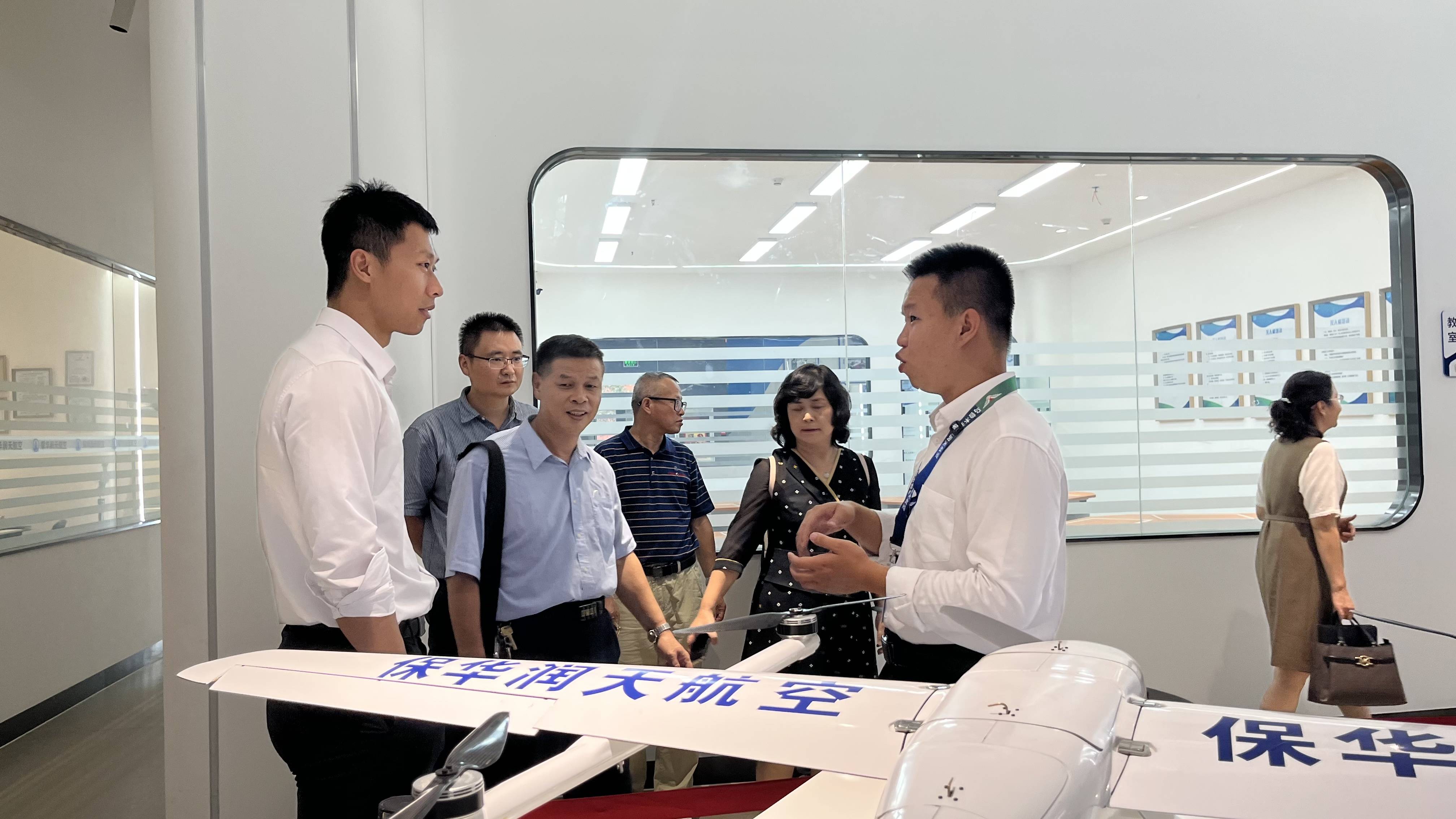 無人機培訓 無人機就業好,薪資高,文科理科都可挑