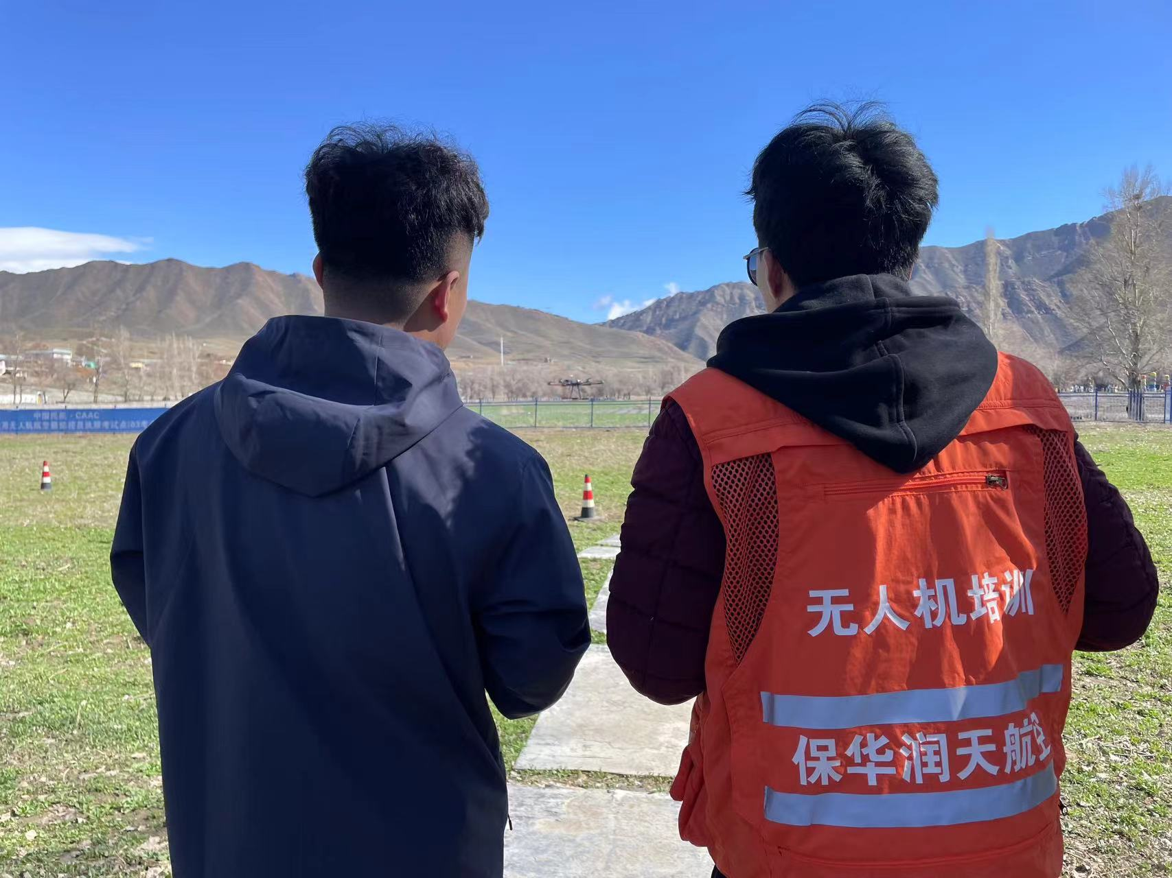 新疆無人機培訓保華潤天航空CAAC執照2024年4月班培訓中,五月可預約