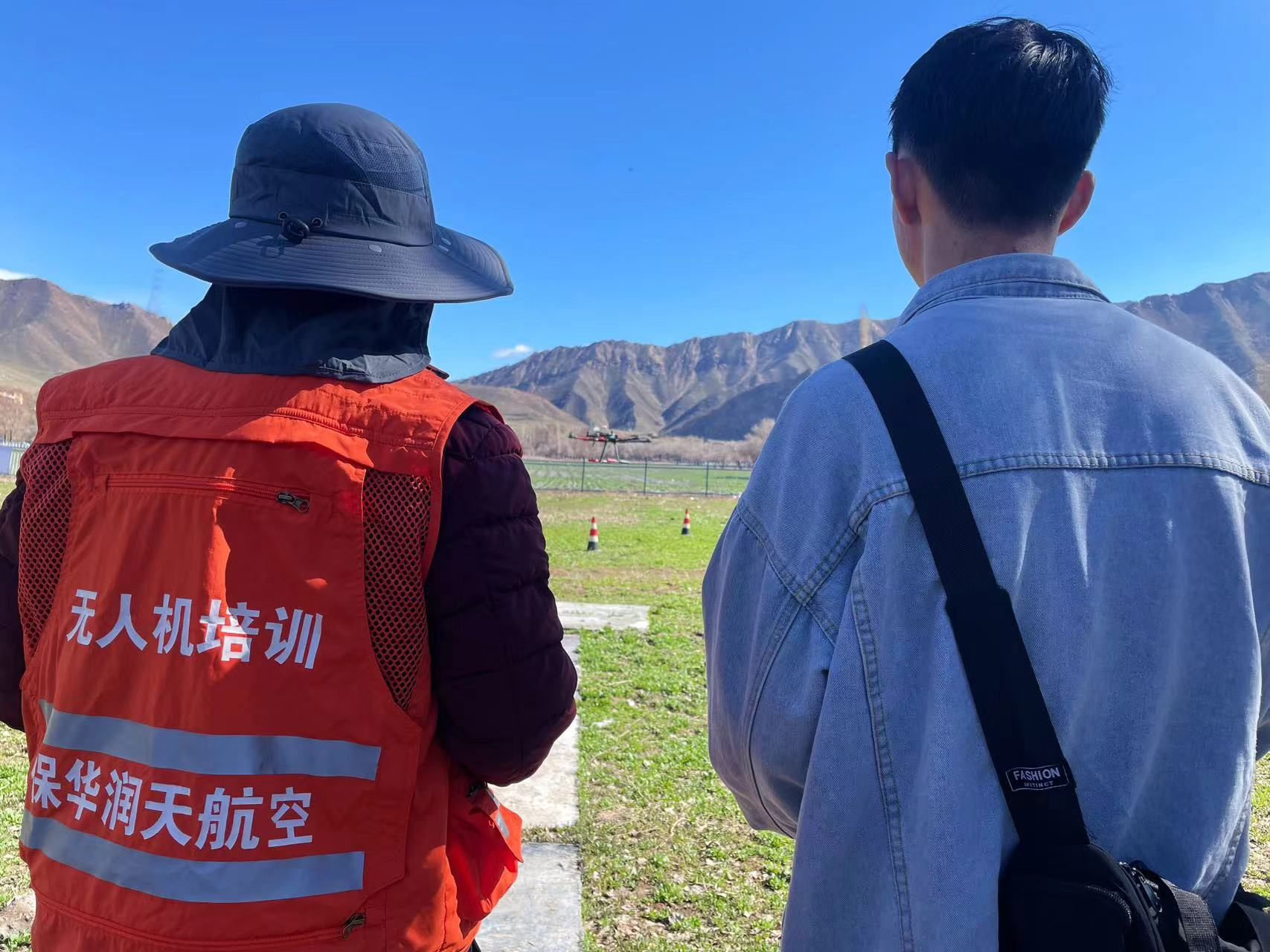 新疆無人機培訓保華潤天航空CAAC執照2024年4月班培訓中,五月可預約