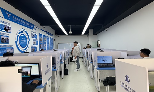 新疆無(wú)人機(jī)培訓(xùn)新星：保華潤(rùn)天航空帶來無(wú)人機(jī)飛行課程