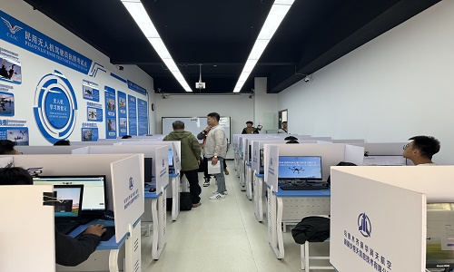 新疆無人機培訓哪家強？揭秘【保華潤天航空】無人機培訓獨家優(yōu)勢