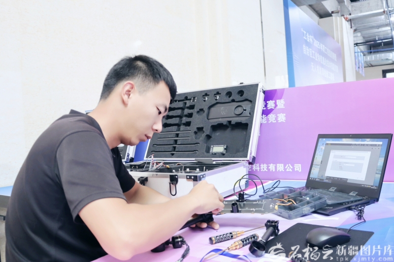 自治區工業和信息化技能競賽(無人機裝調檢修工)總決賽舉行