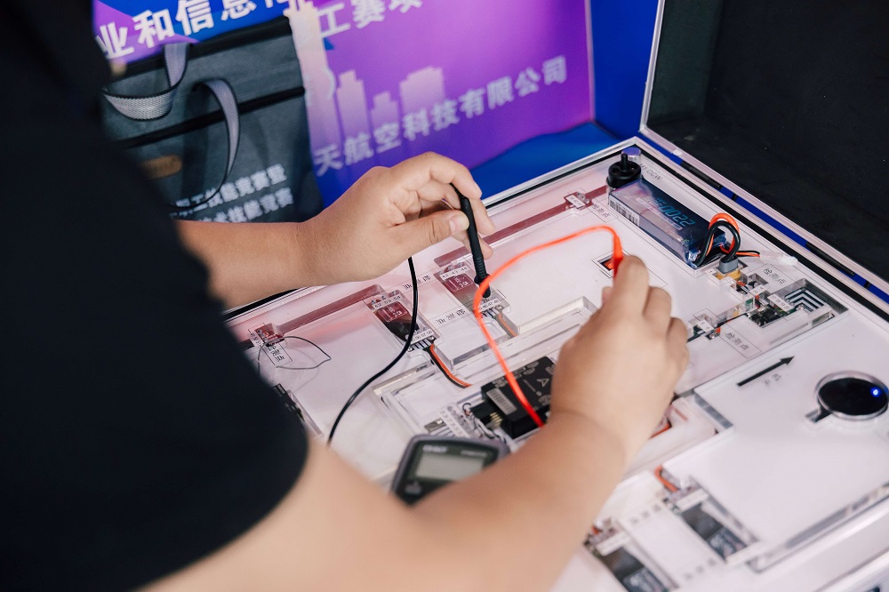 新疆學無人機的理想之選 —— 烏魯木齊保華潤天航空無人機培訓公司