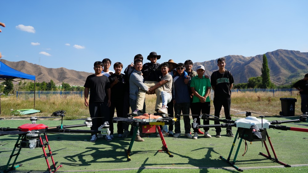新疆保華潤(rùn)天航空無(wú)人機(jī)專業(yè)培訓(xùn):零基礎(chǔ)入學(xué),手把手帶你翱翔職業(yè)藍(lán)海